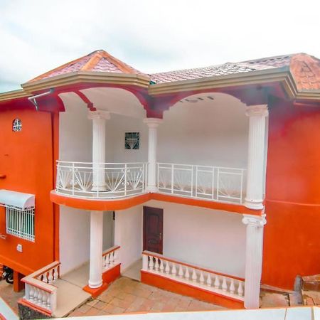 Mountain View Villa Guest House Freetown Exterior foto